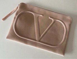 A ESTRENAR. Bolso Clutch Valentino.Funda ordenador