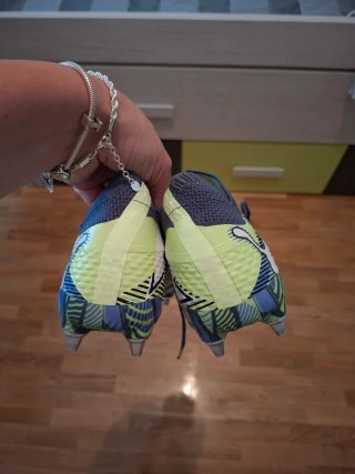 Botas de fútbol, tacos aluminio. Cesped natural