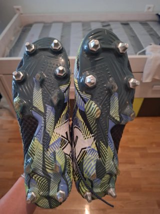 Botas de fútbol, tacos aluminio. Cesped natural