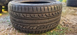 Neumático 255/40 R17