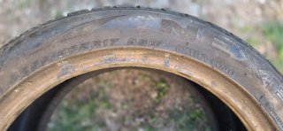 Neumático 255/40 R17