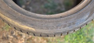 Neumático 255/40 R17