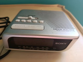 Radio Reloj Sony Dream Machine ICF-C205