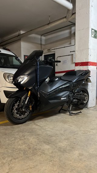 Yamaha Tmax 530 DX Negra