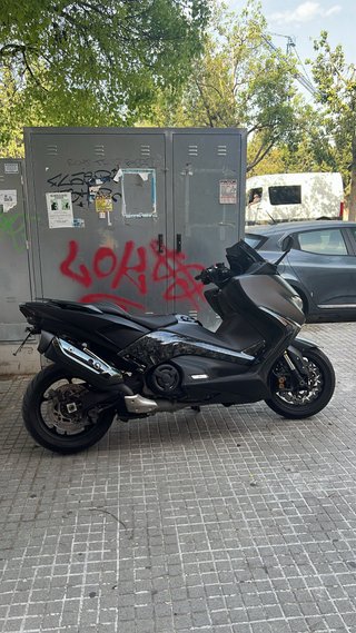 Yamaha Tmax 530 DX Negra