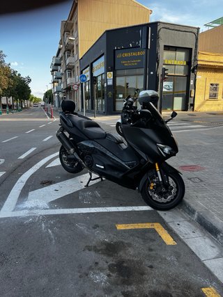 Yamaha Tmax 530 DX Negra