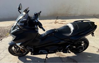 Yamaha TMAX Negra