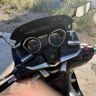 Yamaha TMAX Negra