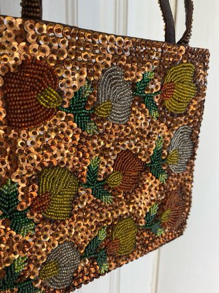 Bolso Lentejuelas marrón con detalles florales