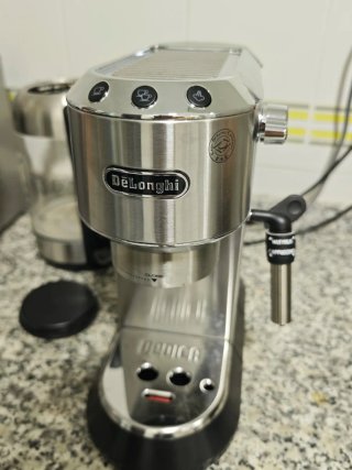 Cafetera DeLonghi Dedica Acero Inoxidable