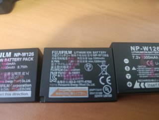 4 batterie Fujifilm NP-W126S e caricatore doppio