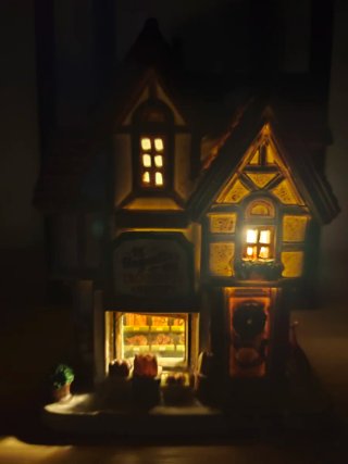 Lemax The Baguettes and Croissants Shop