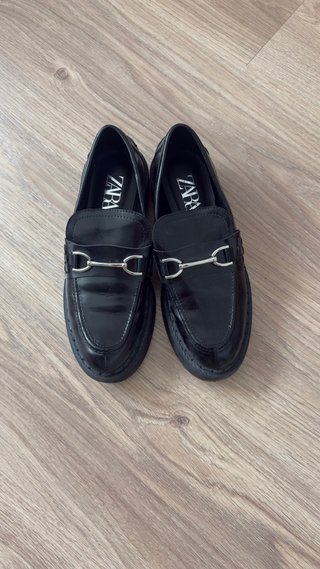 Mocasines Zara negros con hebilla