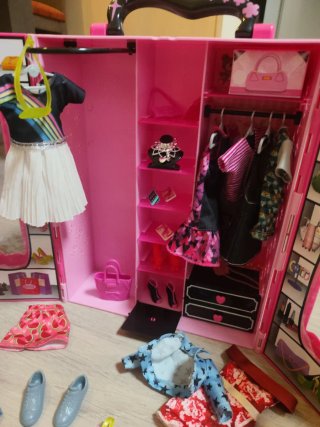 Conjunto de Muñecas Barbie y Accesorios