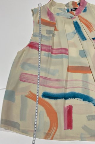 Camisa Zara sin mangas estampada