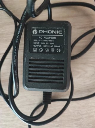Mesa de mezclas Phonic MM 1002