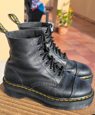 Botas Dr. Martens piel suave con plataforma n°40
