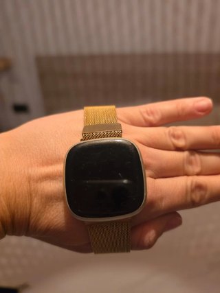 Fitbit versa3 con correas de diferentes colores