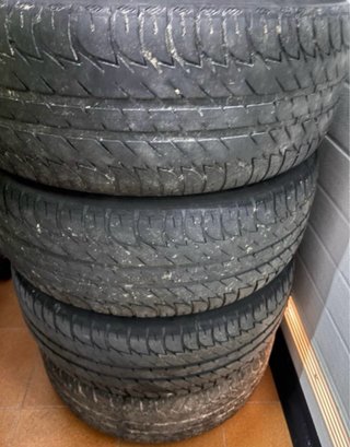 4 Llantas con Neumáticos y Tapacubos 215/55/R16