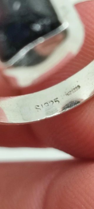 Anillo de Plata y Turmalina Negra.