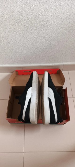 Zapatillas Puma Negras y Blancas