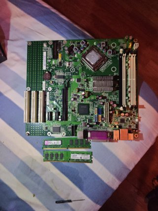 Placa Base HP LGA 775 + CPU + 4GB RAM