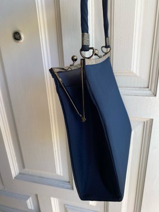 Bolso de fiesta azul marino con pedrería