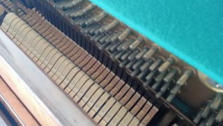 Piano de madera