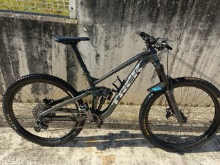 Trek Slash 8 Gen 5 2022. T-M