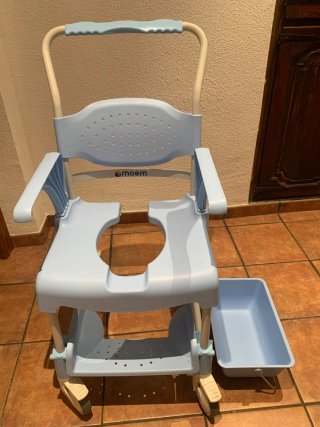 Silla ducha e inodoro MOEM con ruedas