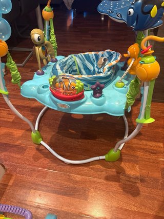 Centro de actividades para bebés acuático