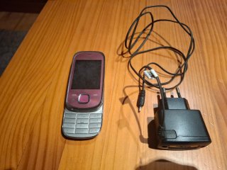 Nokia 2220 Slide rosa