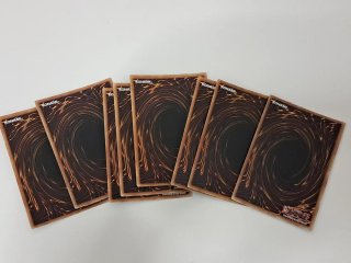Lote 8 Cartas Yu-Gi-Oh!