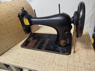 Máquina de coser Wertheim antigua + mueble