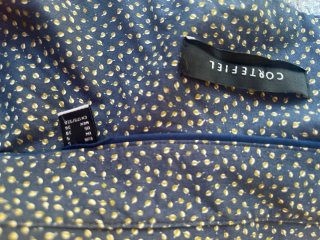 Camisa de vestir estampada azul y blanca