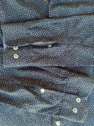 Camisa de vestir estampada azul y blanca