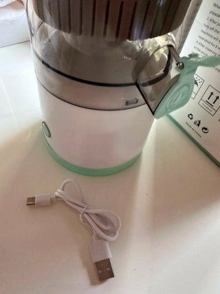 Exprimidor Eléctrico Portátil USB
