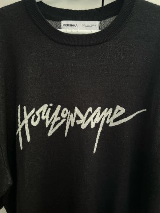 Camiseta Bershka Negra Estilo Dark