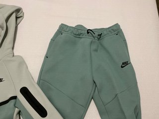 Chándal Nike Tech Fleece Gris y Verde Azulado