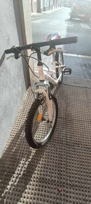 Bicicleta Avigo ideal para Niña