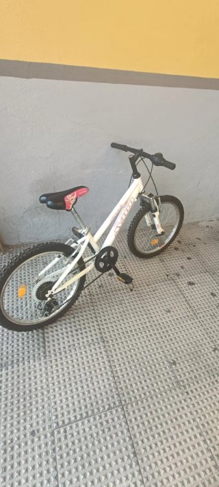 Bicicleta Avigo ideal para Niña