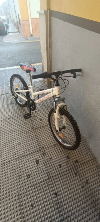 Bicicleta Avigo ideal para Niña