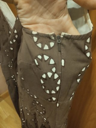Vestido Elogy Marrón con Bordados