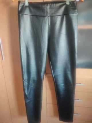Leggings efecto piel Calcedonia negros