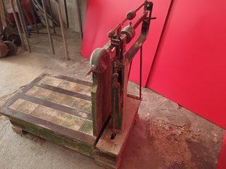 Báscula de plataforma antigua