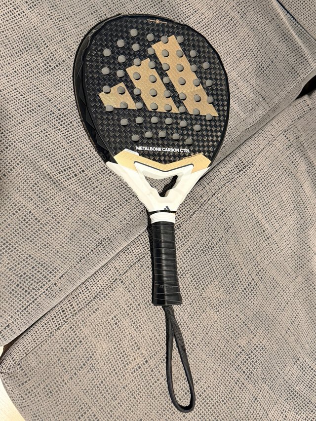 Foto del anuncio de segunda mano: Pala de pádel Adidas Metalbone Carbon Ctrl