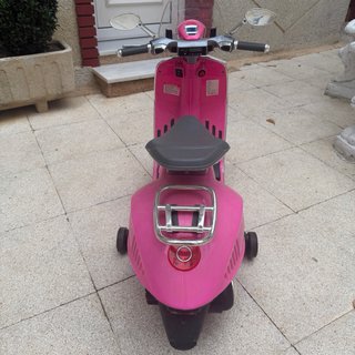 Moto Vespa Infantil Rosa a bateria