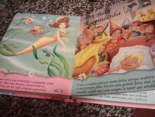 Livro Infantil "Contos de Princesas" E CD Usados
