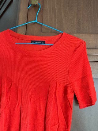Camiseta Zara Roja Manga Corta