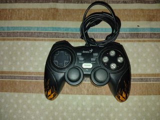 Joystick Genius Maxfire Blaze 3 per PS3/PS4